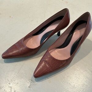 Cole Haan Mauve colors pumps with snake skin detail